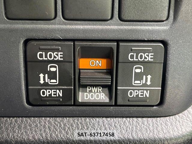 Toyota VOXY 2015-04 7061324-4