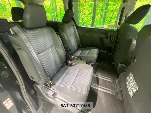 Toyota VOXY 2015-04 7061324-8