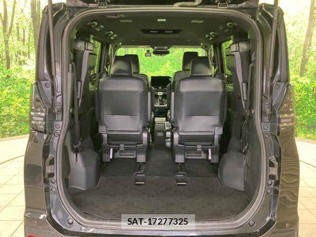 Toyota VOXY 2022-08 7061303-10