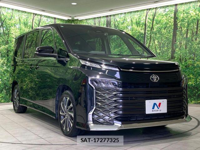 Toyota VOXY 2022-08 7061303-15
