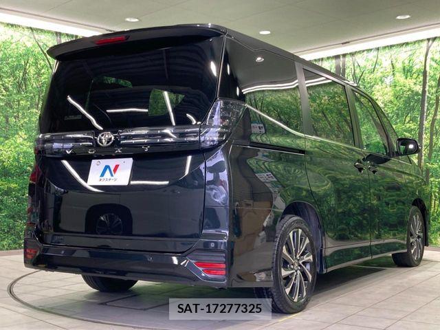 Toyota VOXY 2022-08 7061303-16