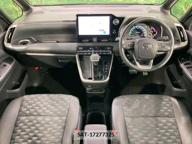 Toyota VOXY 2022-08 7061303-1