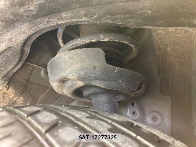 Toyota VOXY 2022-08 7061303-19