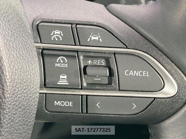Toyota VOXY 2022-08 7061303-4