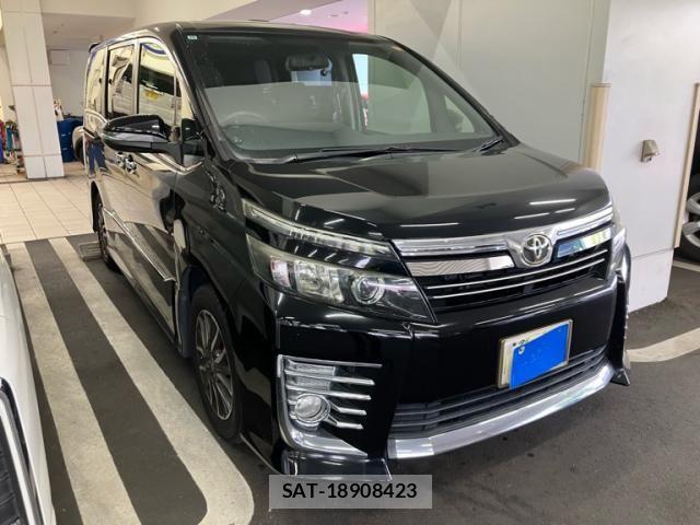 Toyota VOXY 2014-10 7061334-0