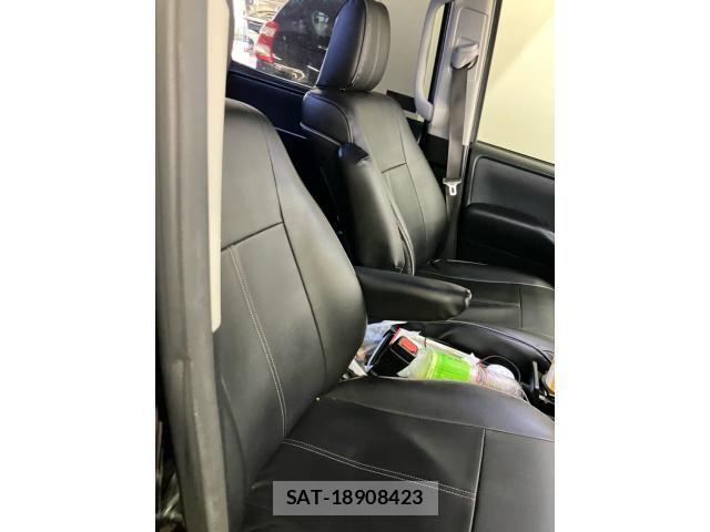 Toyota VOXY 2014-10 7061334-10