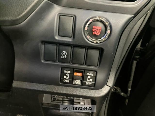 Toyota VOXY 2014-10 7061334-16