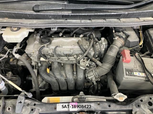Toyota VOXY 2014-10 7061334-27