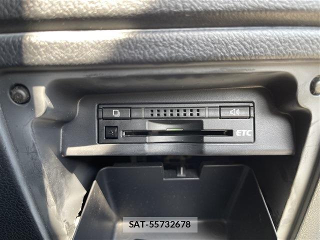 Toyota VOXY 2013-12 7061329-11