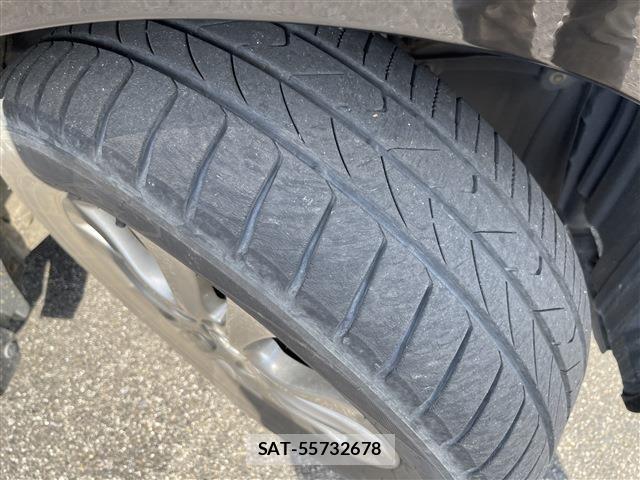 Toyota VOXY 2013-12 7061329-18