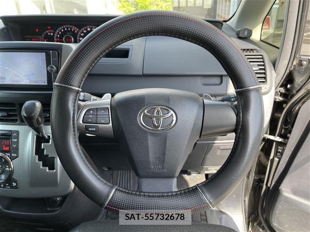 Toyota VOXY 2013-12 7061329-8