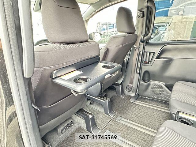 Toyota VOXY 2017-09 7061317-15