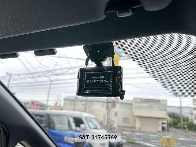 Toyota VOXY 2017-09 7061317-27