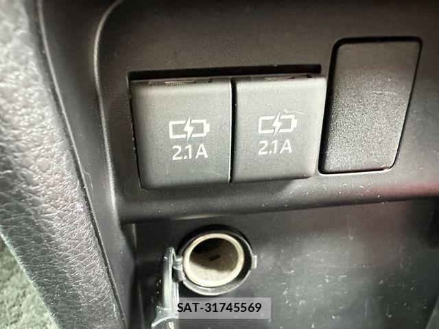 Toyota VOXY 2017-09 7061317-28