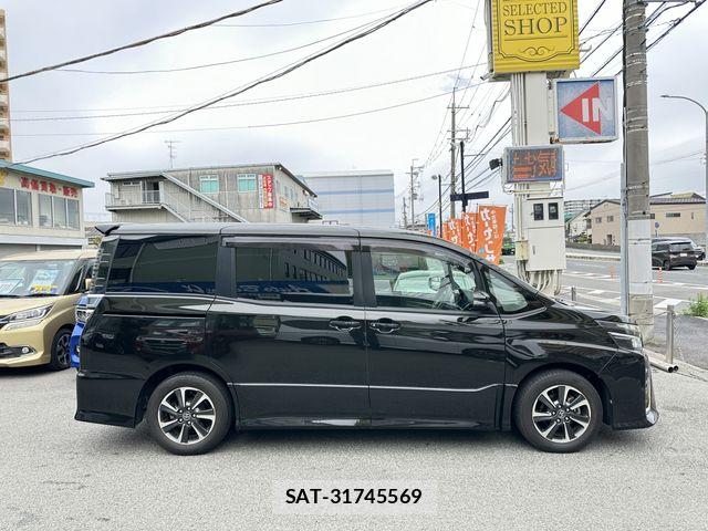 Toyota VOXY 2017-09 7061317-2