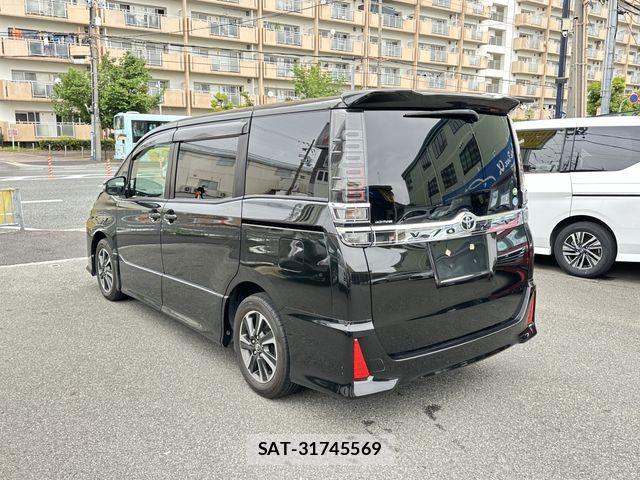 Toyota VOXY 2017-09 7061317-5