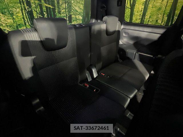 Toyota VOXY 2019-12 7061308-9
