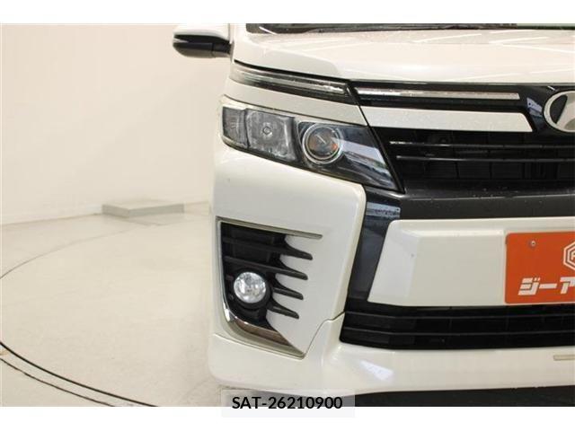 Toyota VOXY 2014-03 7061323-16