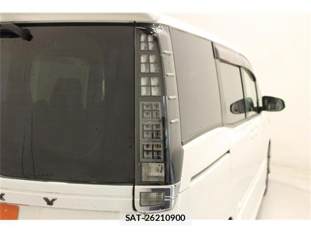Toyota VOXY 2014-03 7061323-18