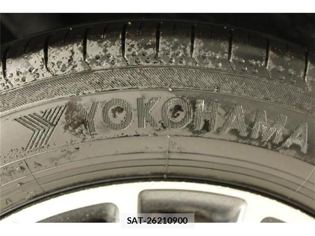 Toyota VOXY 2014-03 7061323-26