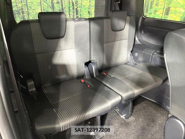 Toyota VOXY 2019-05 7061313-11