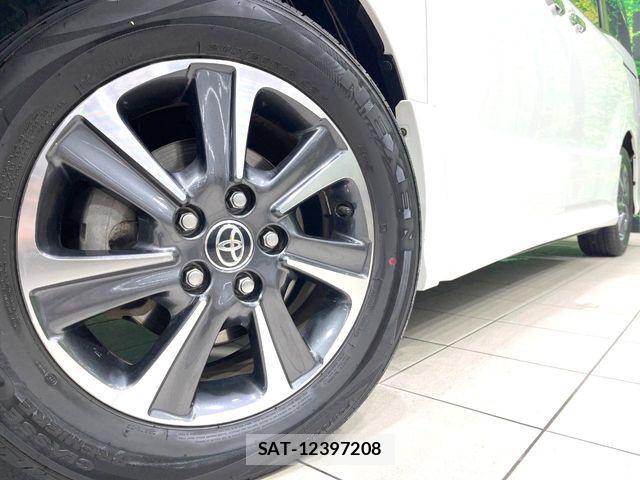 Toyota VOXY 2019-05 7061313-15