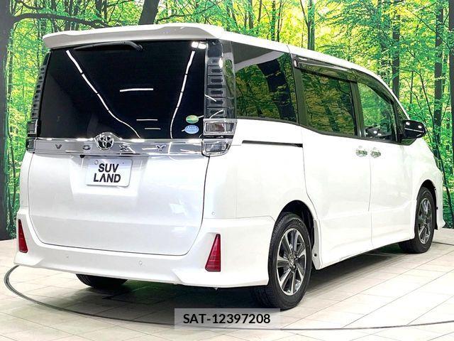 Toyota VOXY 2019-05 7061313-19
