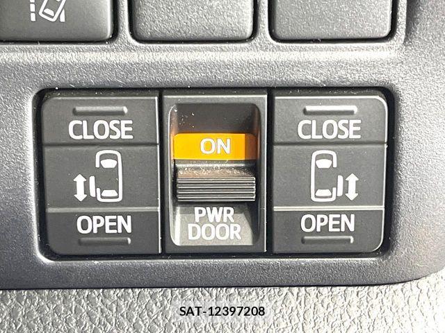 Toyota VOXY 2019-05 7061313-5