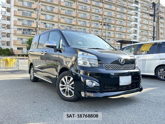 Toyota VOXY 2013-08 7061332-0
