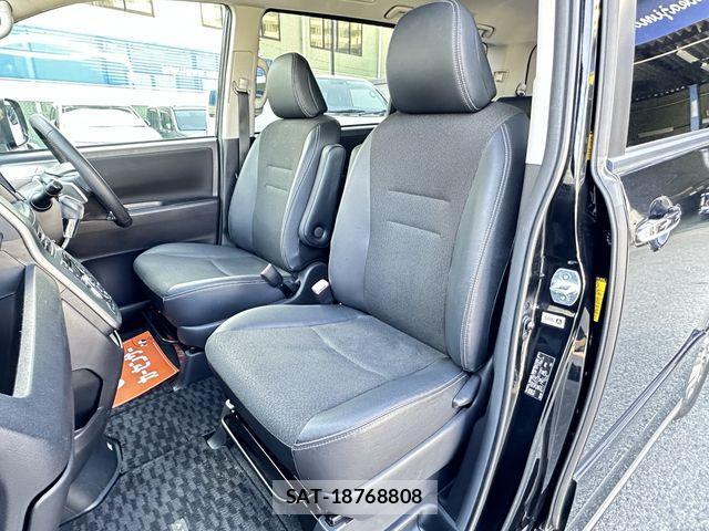 Toyota VOXY 2013-08 7061332-13