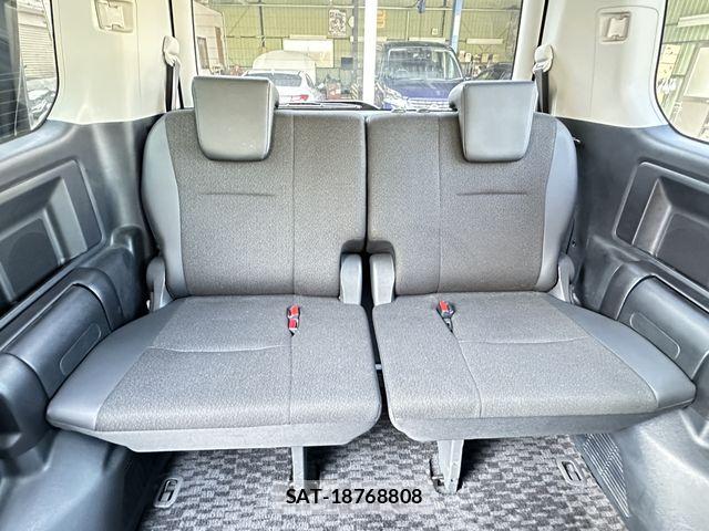 Toyota VOXY 2013-08 7061332-16