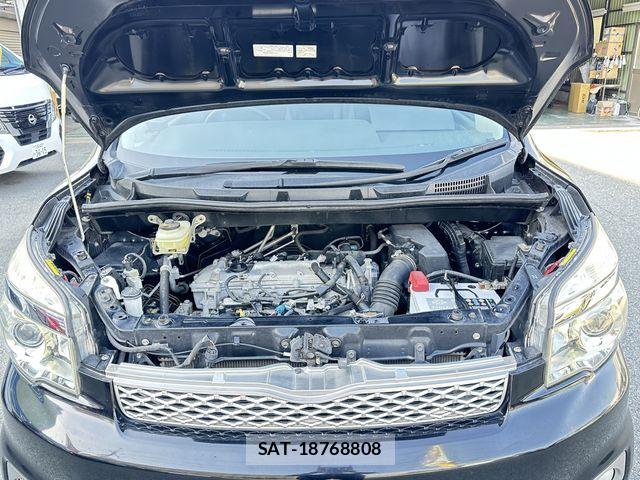 Toyota VOXY 2013-08 7061332-29