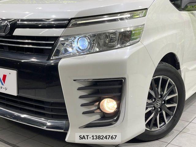 Toyota VOXY 2015-05 7061318-12