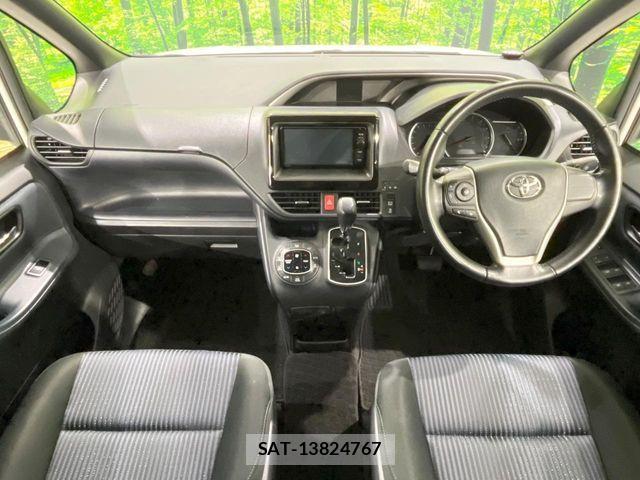 Toyota VOXY 2015-05 7061318-1