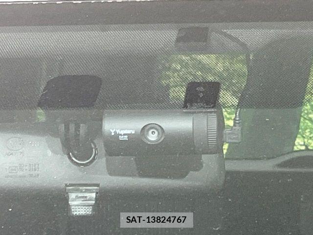 Toyota VOXY 2015-05 7061318-5