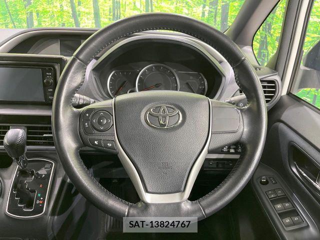 Toyota VOXY 2015-05 7061318-7