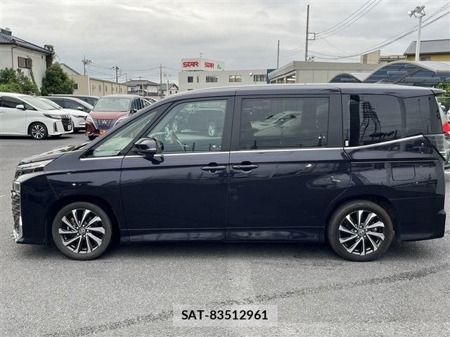 Toyota VOXY 2024-01 7061309-9