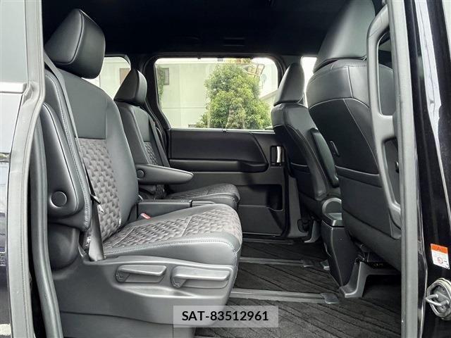 Toyota VOXY 2024-01 7061309-14