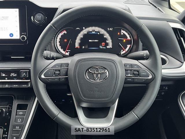 Toyota VOXY 2024-01 7061309-17
