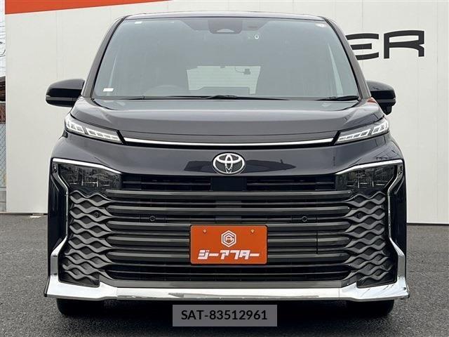 Toyota VOXY 2024-01 7061309-6