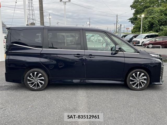 Toyota VOXY 2024-01 7061309-7