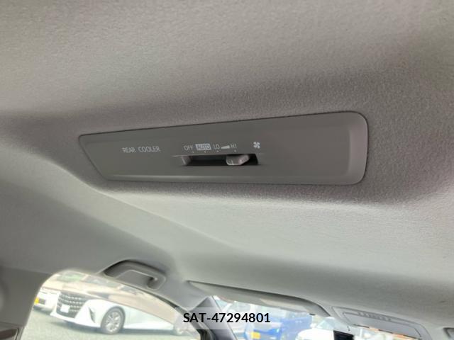 Toyota VOXY 2014-07 7061335-12