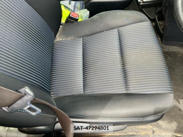 Toyota VOXY 2014-07 7061335-16