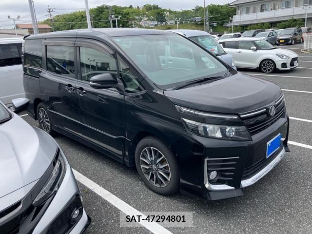 Toyota VOXY 2014-07 7061335-1