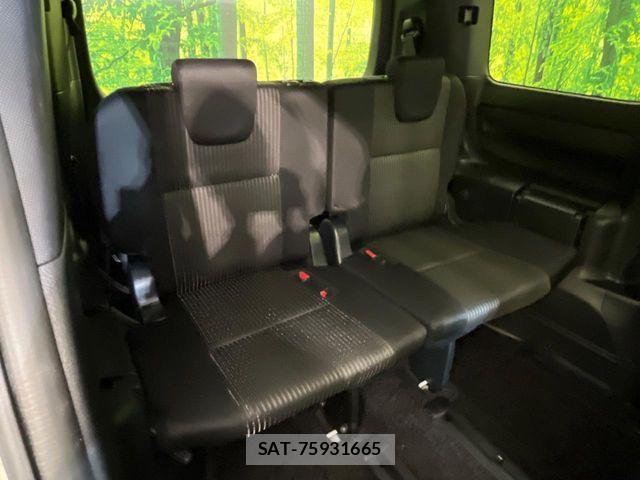 Toyota VOXY 2020-03 7061311-9