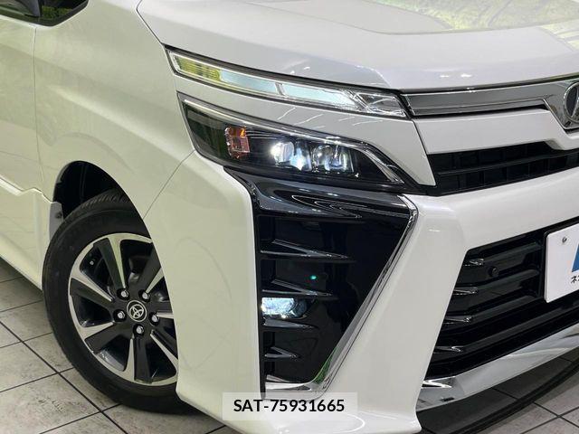 Toyota VOXY 2020-03 7061311-12