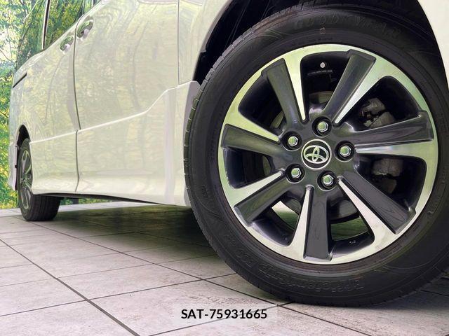 Toyota VOXY 2020-03 7061311-13