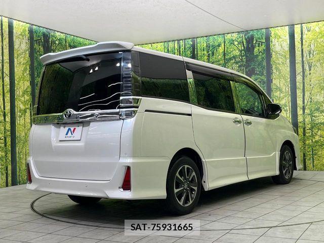 Toyota VOXY 2020-03 7061311-17