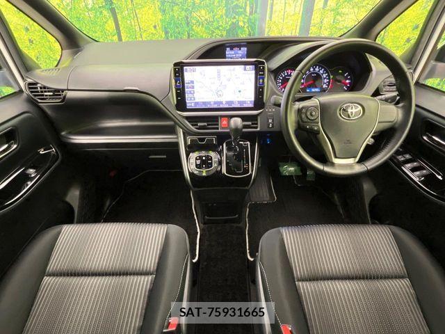 Toyota VOXY 2020-03 7061311-1