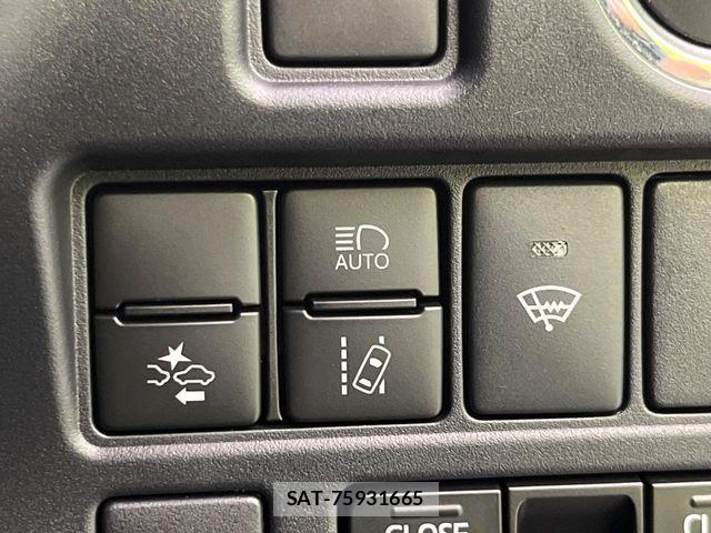 Toyota VOXY 2020-03 7061311-4